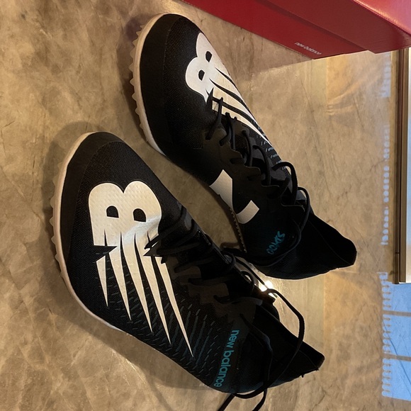 New Balance Black and White Track Shoes - Picture 1 of 4